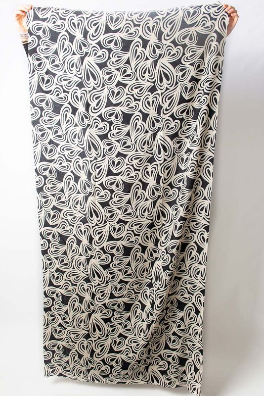 Sjaal Zwart Creme Hearts