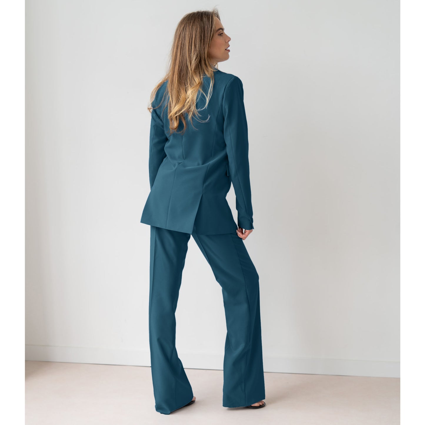 Tall LongLady Blazer Cathy Petrol model | lange vrouwen
