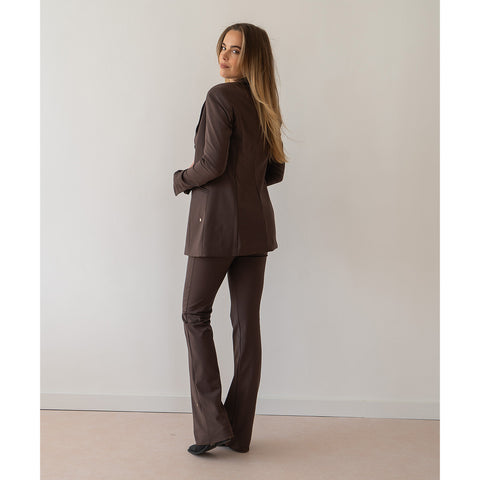 LongLady Blazer Cynthia, tall kleding voor lange vrouwen, gedragen door model