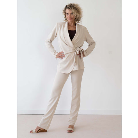 Longlady Blazer Charmene, tall kleding voor lange vrouwen, gedragen door model