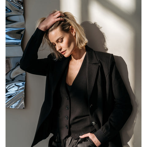 Maicazz Blazer Sila Soul, tall kleding voor lange vrouwen, gedragen door model
