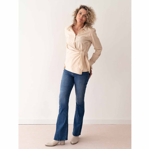 Longlady Blouse Dana, tall kleding voor lange vrouwen, gedragen door model