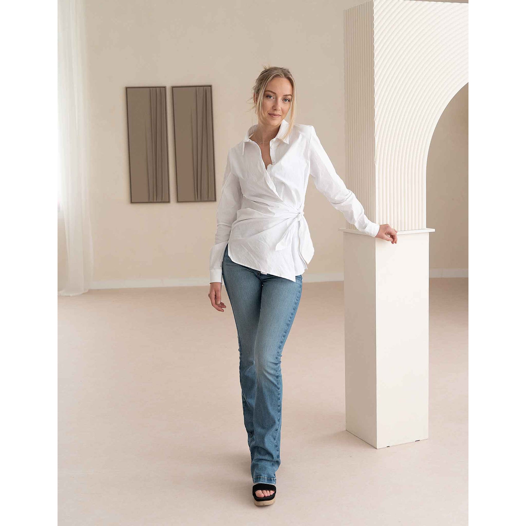 Longlady Blouse Dana, tall kleding voor lange vrouwen, gedragen door model