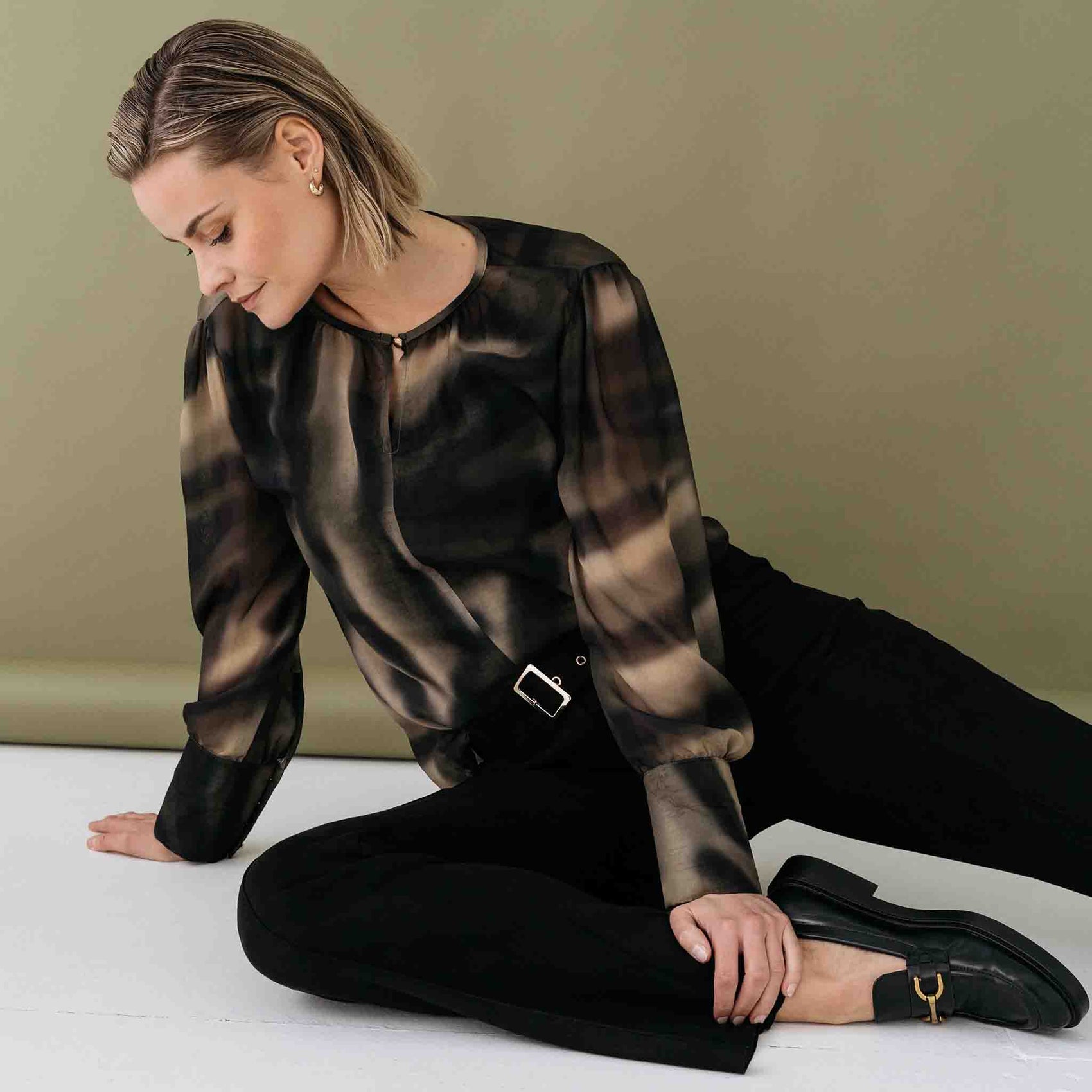 Maicazz Blouse Puxus, tall kleding voor lange vrouwen, gedragen door model