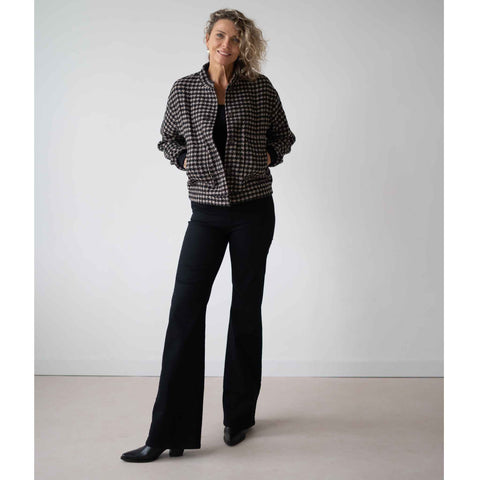 Wonderjeans WF Flared Zwart, tall jeans voor lange vrouwen