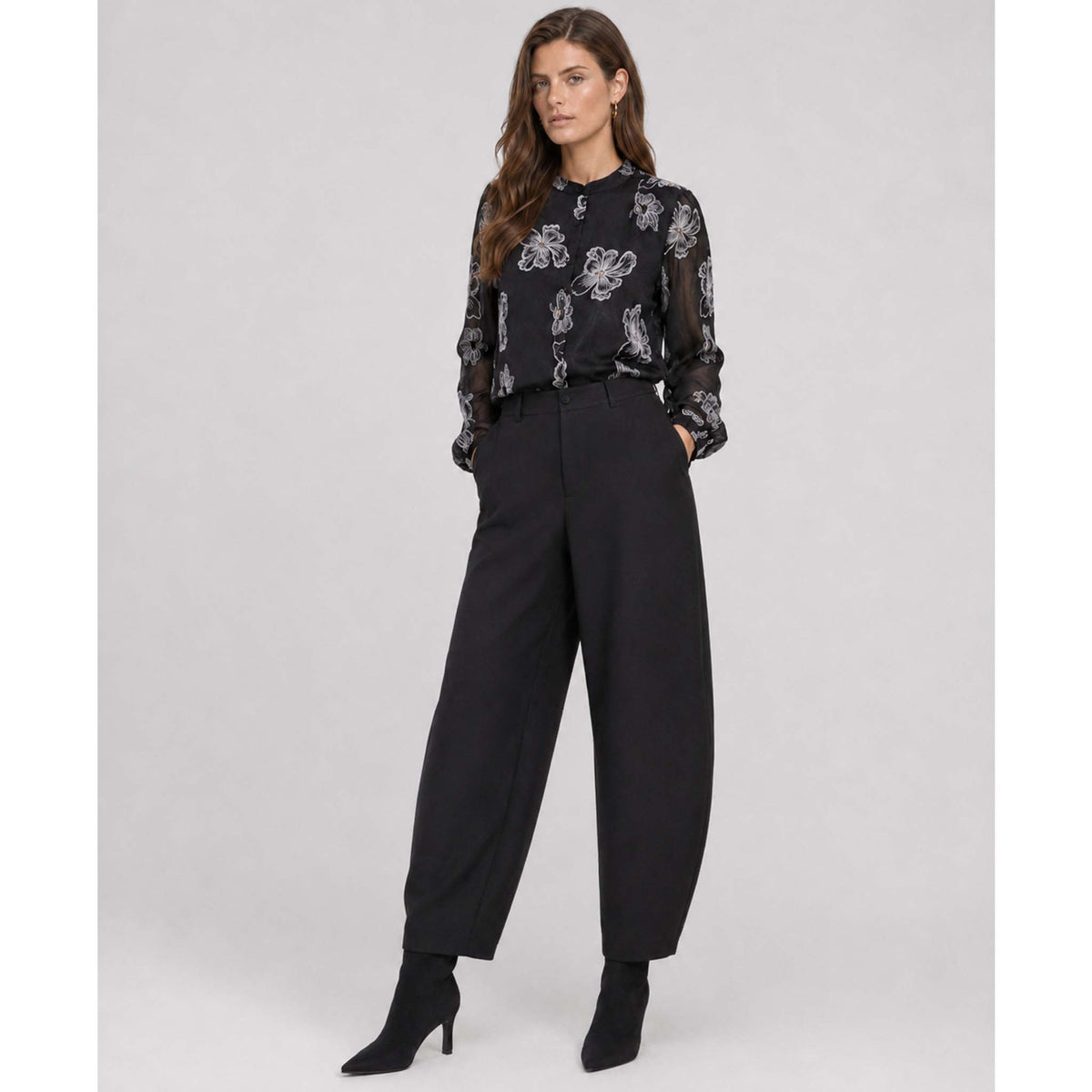 ZiZo Broek Imola Zwart met extra beenlengte – sfeerfoto – LongLady lange dames mode