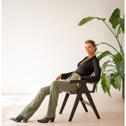 LongLady Broek Biande, tall kleding voor lange vrouwen, gedragen door model