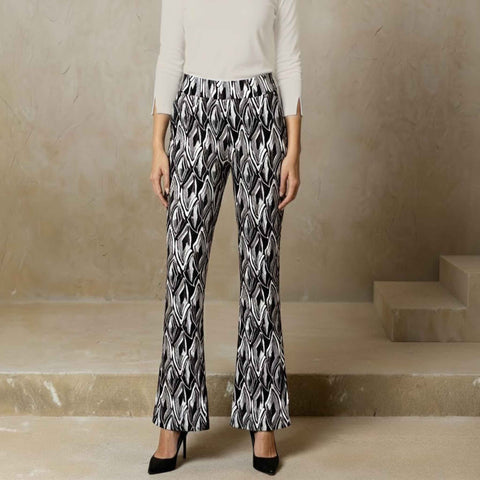 Longlady Broek Branka Taupebruin, tall kleding voor lange vrouwen, gedragen door model
