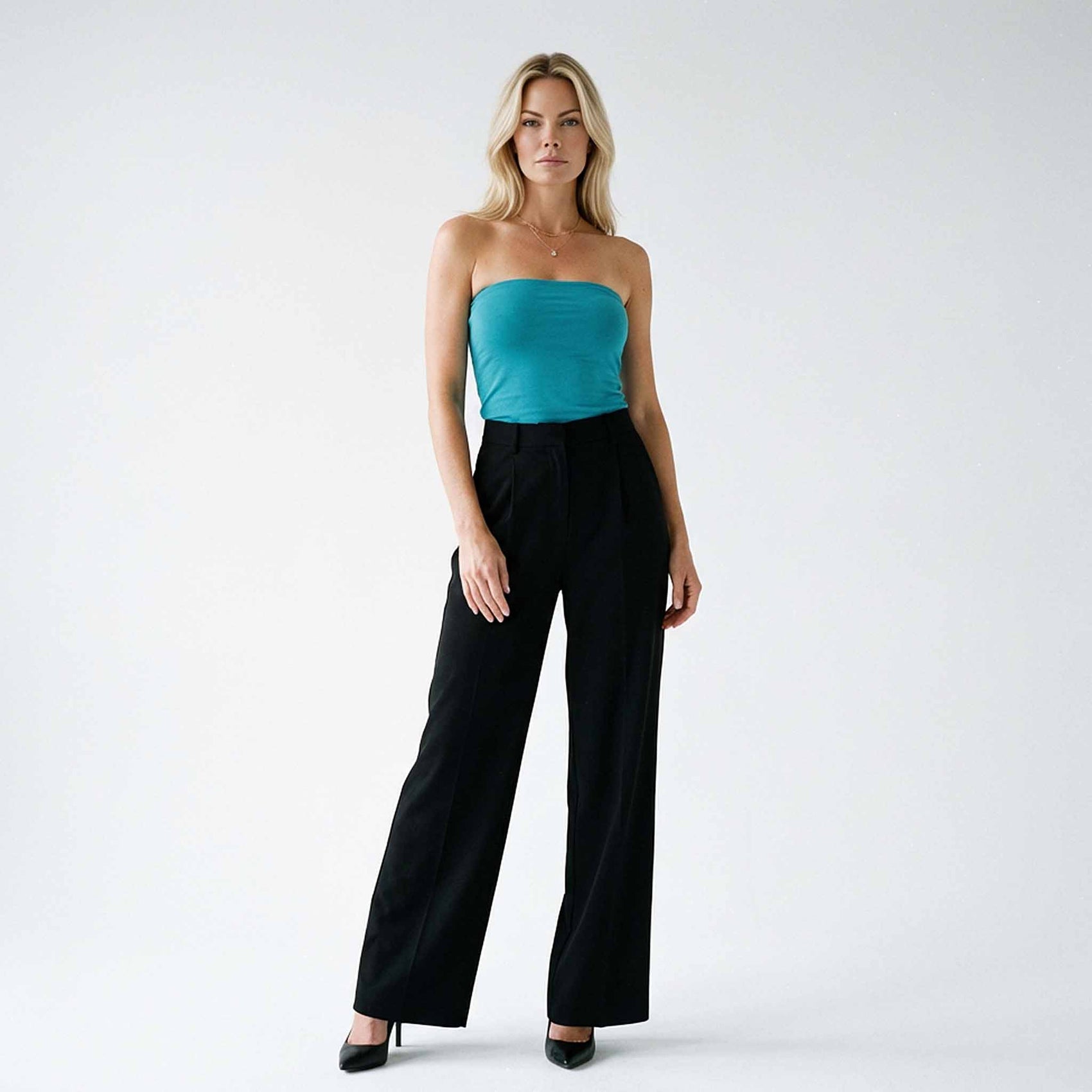 Mac Broek Wide Black, tall kleding voor lange vrouwen, gedragen door model