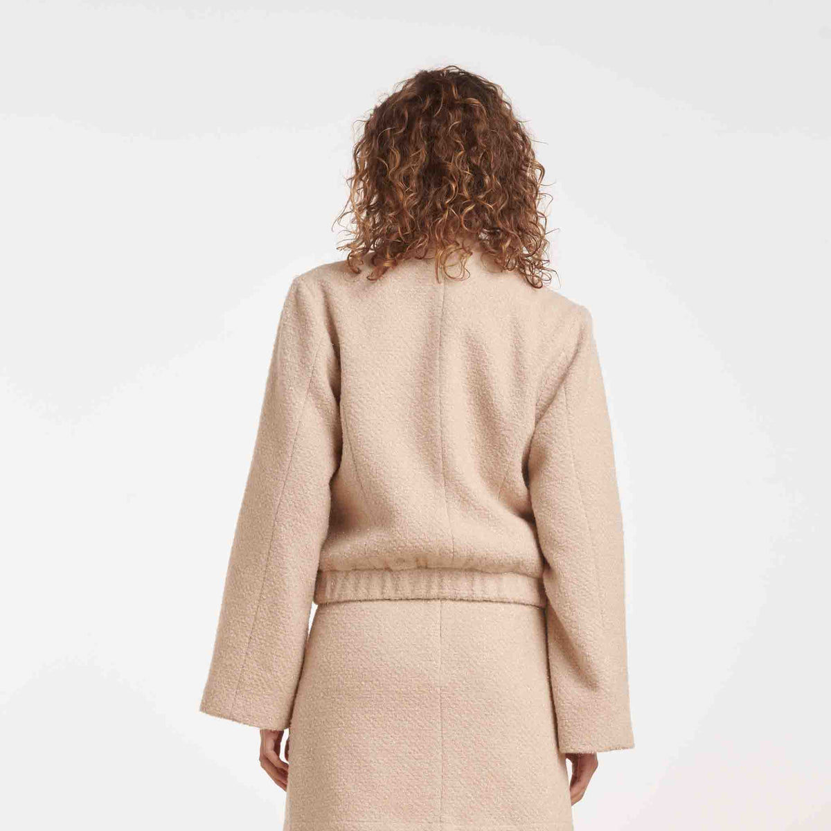 Tall boucle jack Smashed lemon | gedragen door model |kleding lange dames