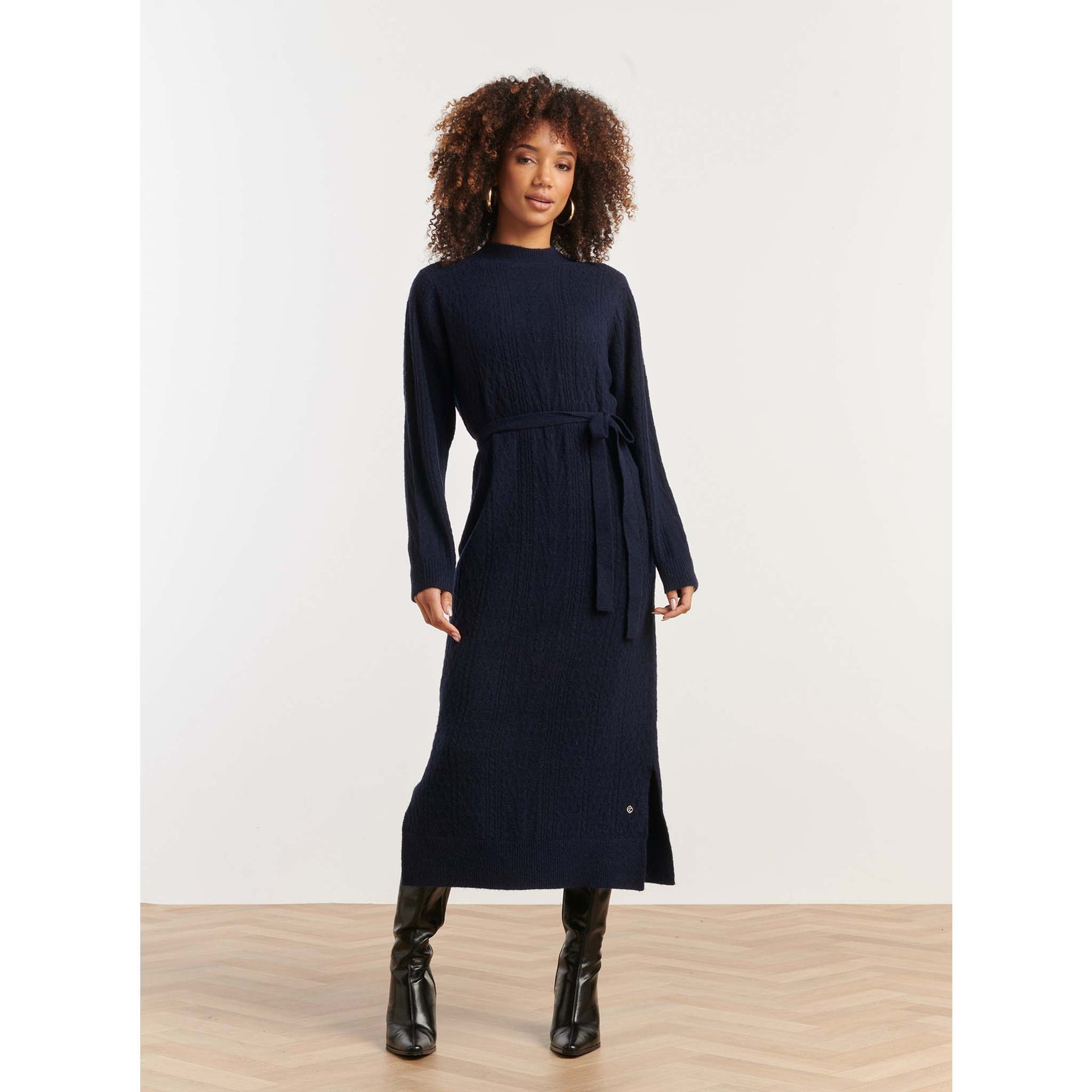 Smashed Lemon Jurk Gebreid Navy, tall kleding voor lange vrouwen, gedragen door model