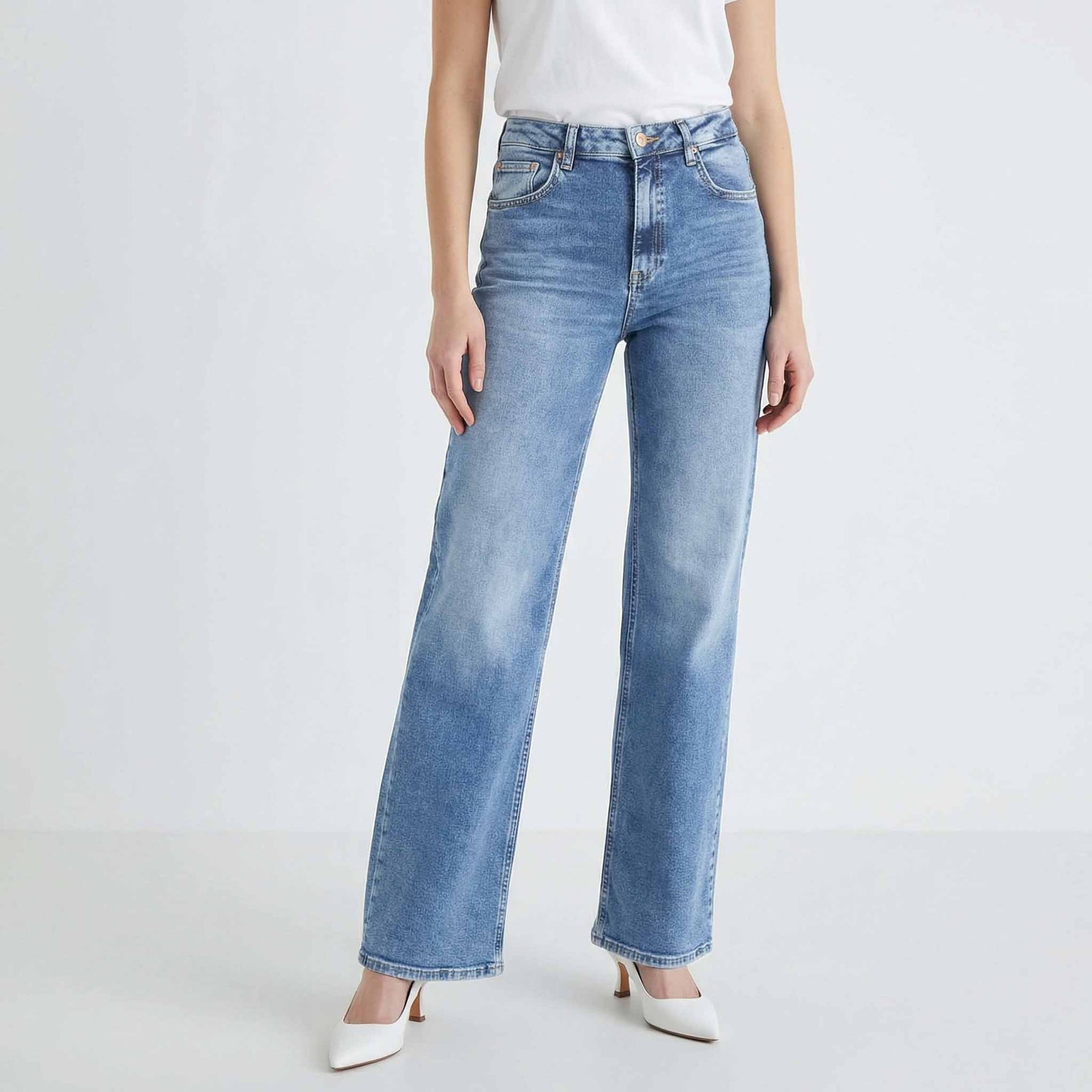 LTB Jeans Danica Starlo, tall jeans voor lange dames, gedragen door model