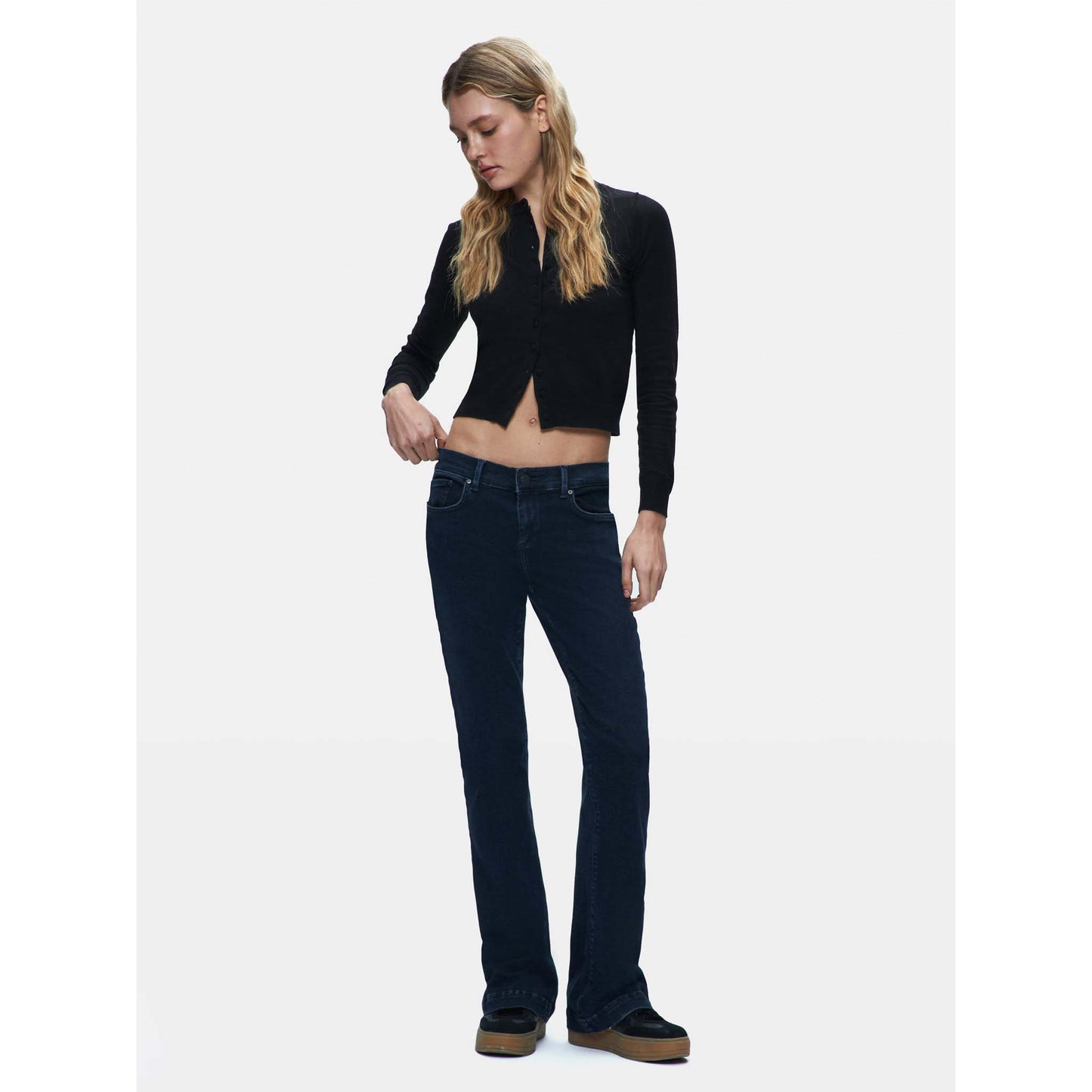 Tall LTB jeans Fallon 400 Fallon Vinita model for tall women with long legs length 36"