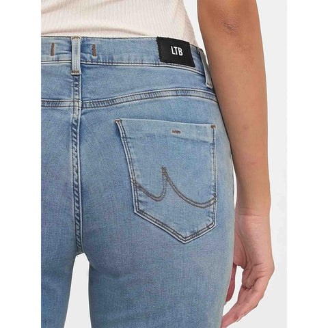 LTB Jeans Fallon Caleya, jeans in tall met lange benen, achteraanzicht