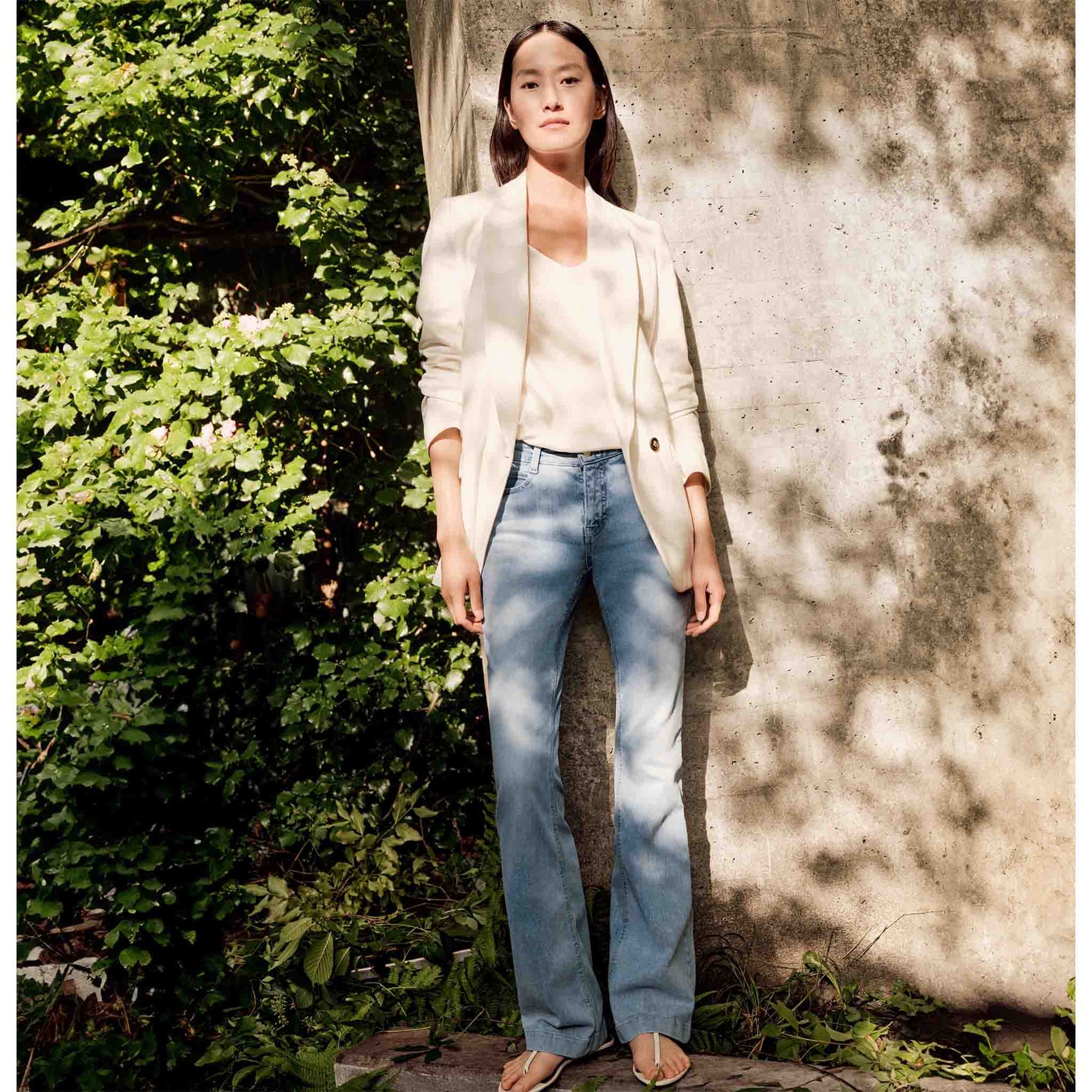 Mac Jeans Dream Boot Summer Blue, tall jeans voor lange dames, gedragen door model