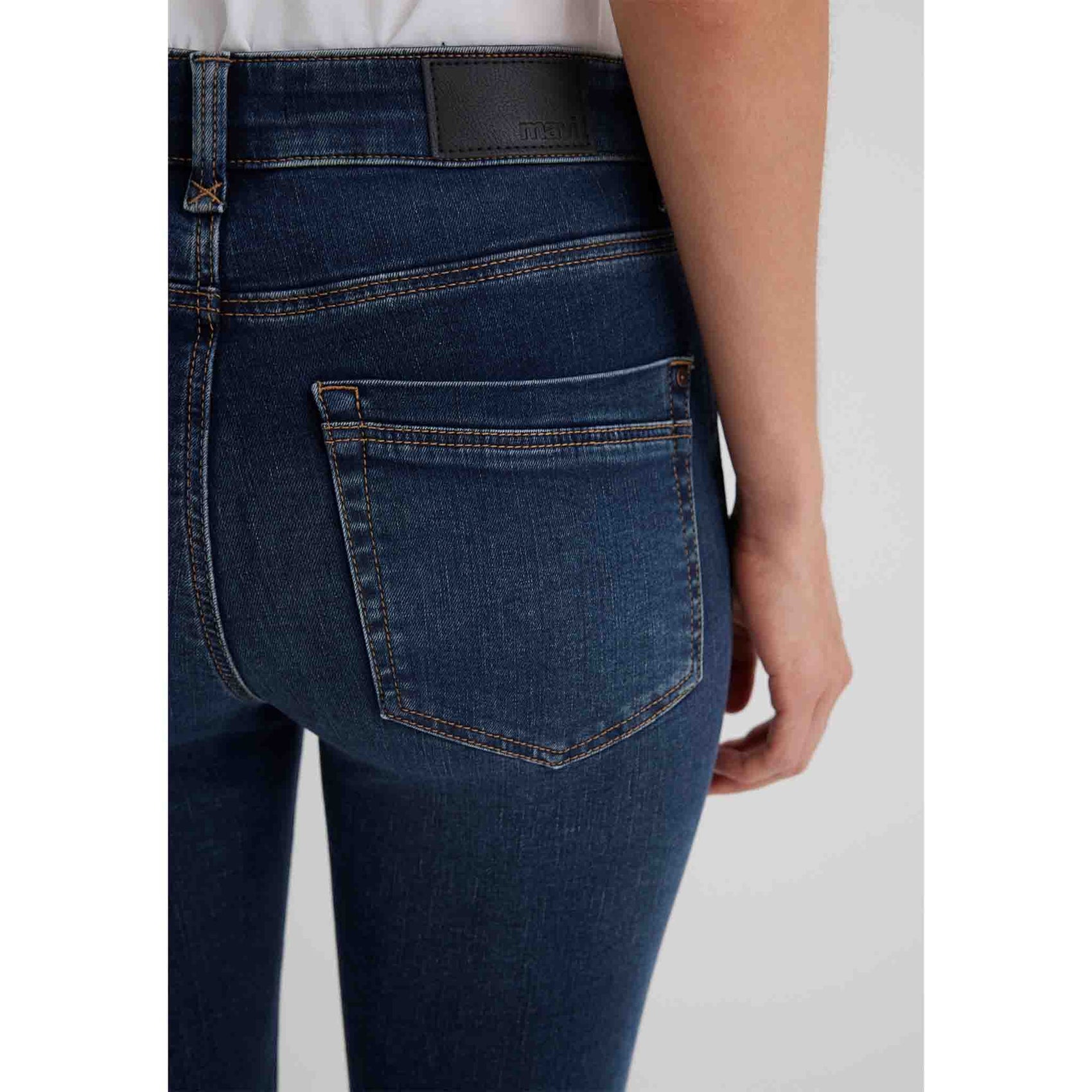 Mavi Jeans Kendra Ink Brushed, jeans in tall met lange benen, achteraanzicht