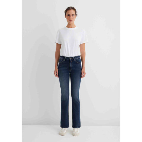 Mavi Jeans Kendra Ink Brushed, tall jeans voor lange dames, gedragen door model