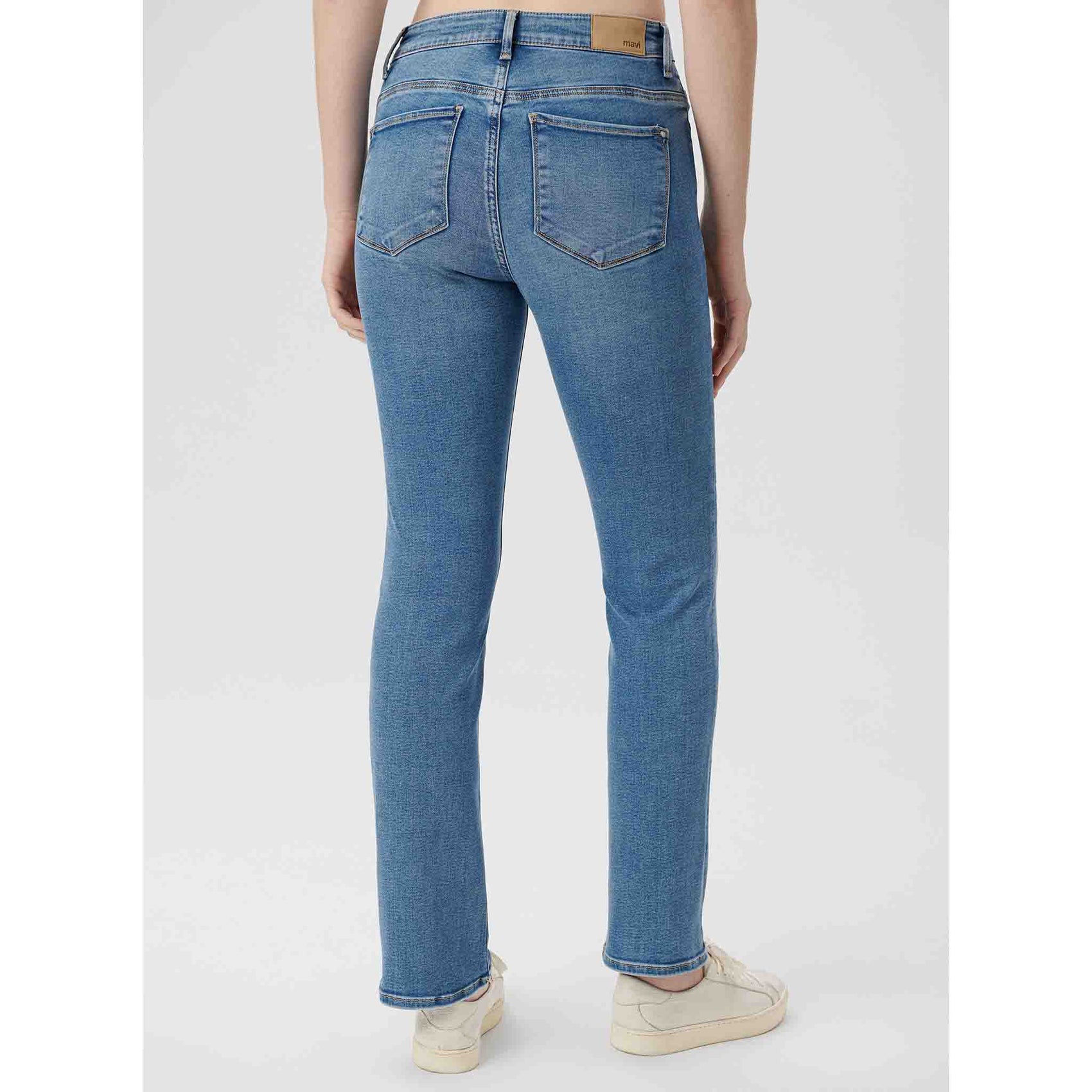 Mavi Jeans Kendra Lt Brushed, jeans in tall met lange benen, achteraanzicht