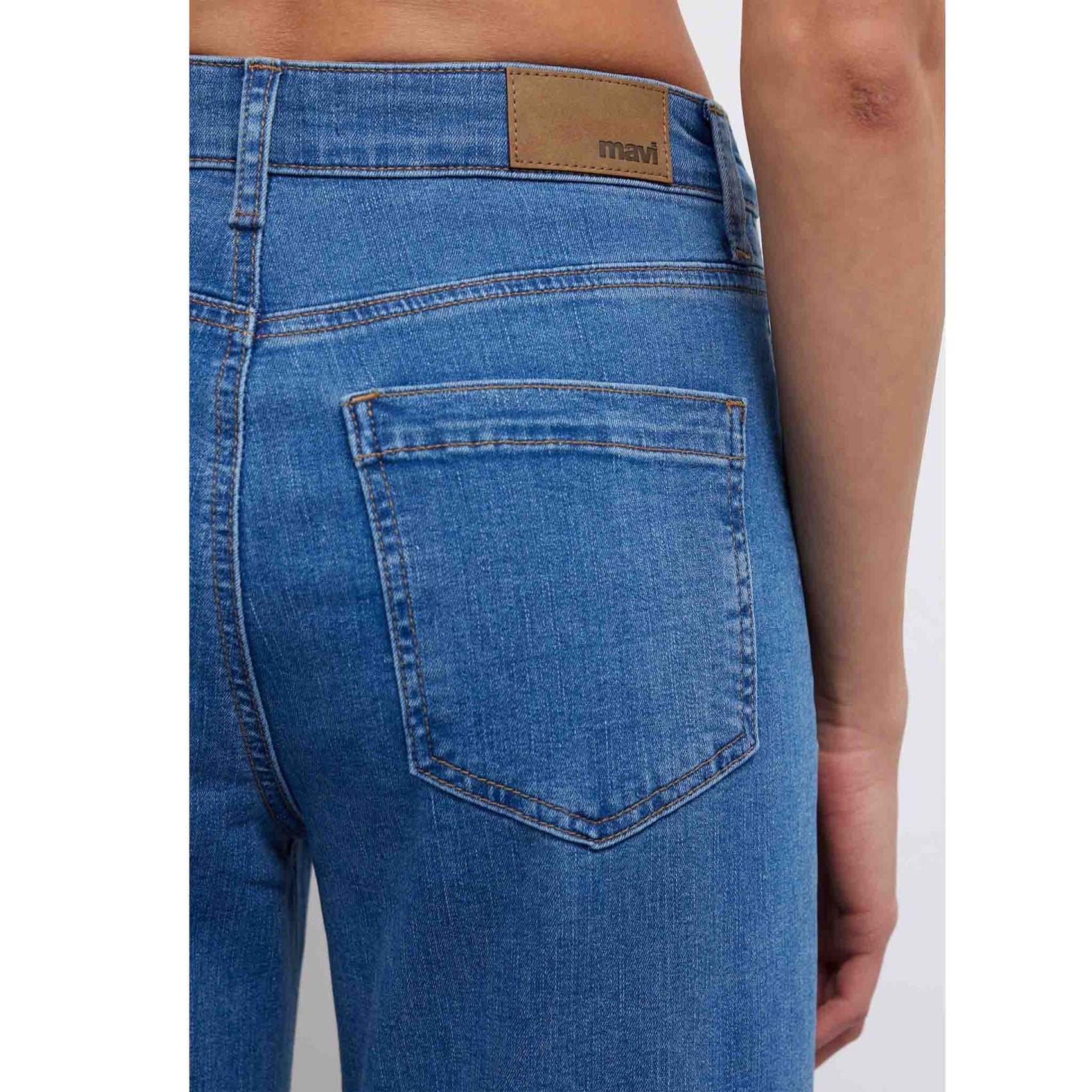 Mavi Jeans Malibu Marine Mid Str, jeans in tall met lange benen, achteraanzicht