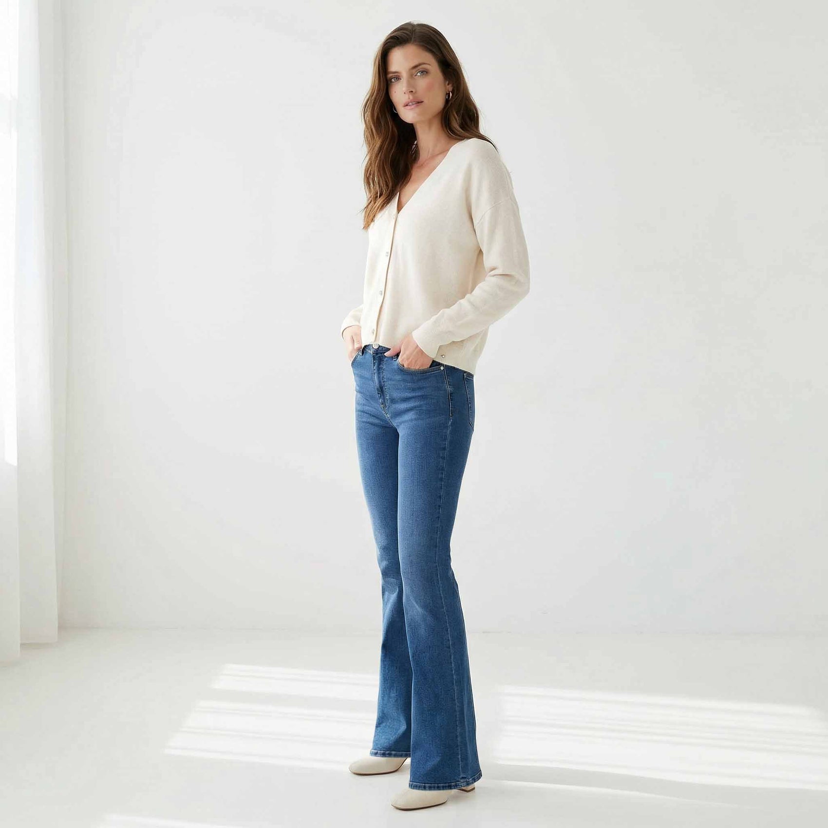 Maicazz Vestje Vonja Offwhite, tall kleding voor lange vrouwen, gedragen door model