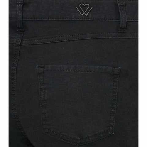 Wonderjeans RS Relaxed Black Rinse, jeans in tall met lange benen, achteraanzicht
